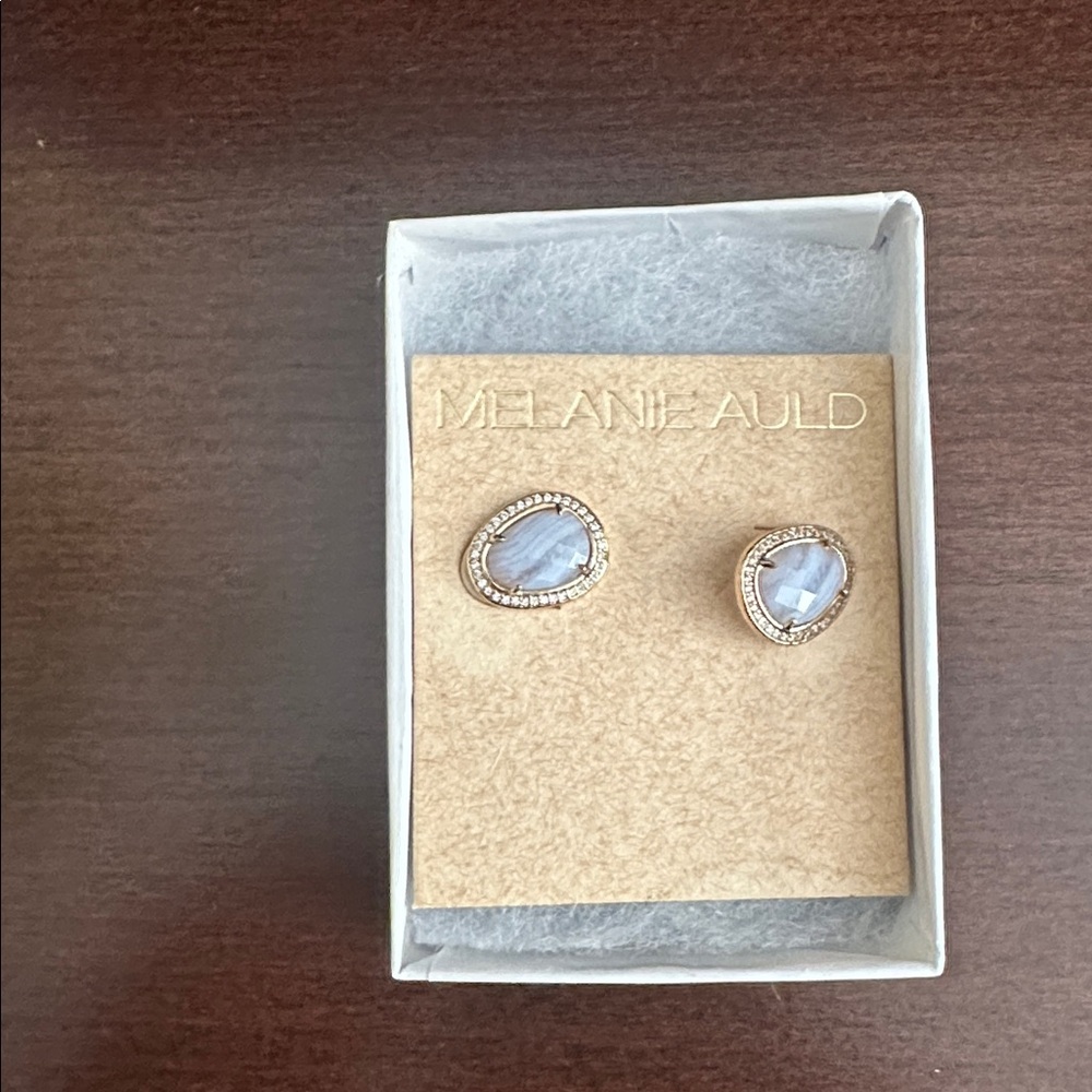 MELANIE AULD | Agate Stone Slice Earrings - Picture 4 of 4